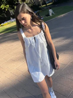 the bow dress